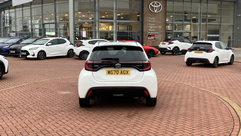 Toyota Yaris 1.5 Hybrid Dynamic 5dr CVT Hybrid Hatchback